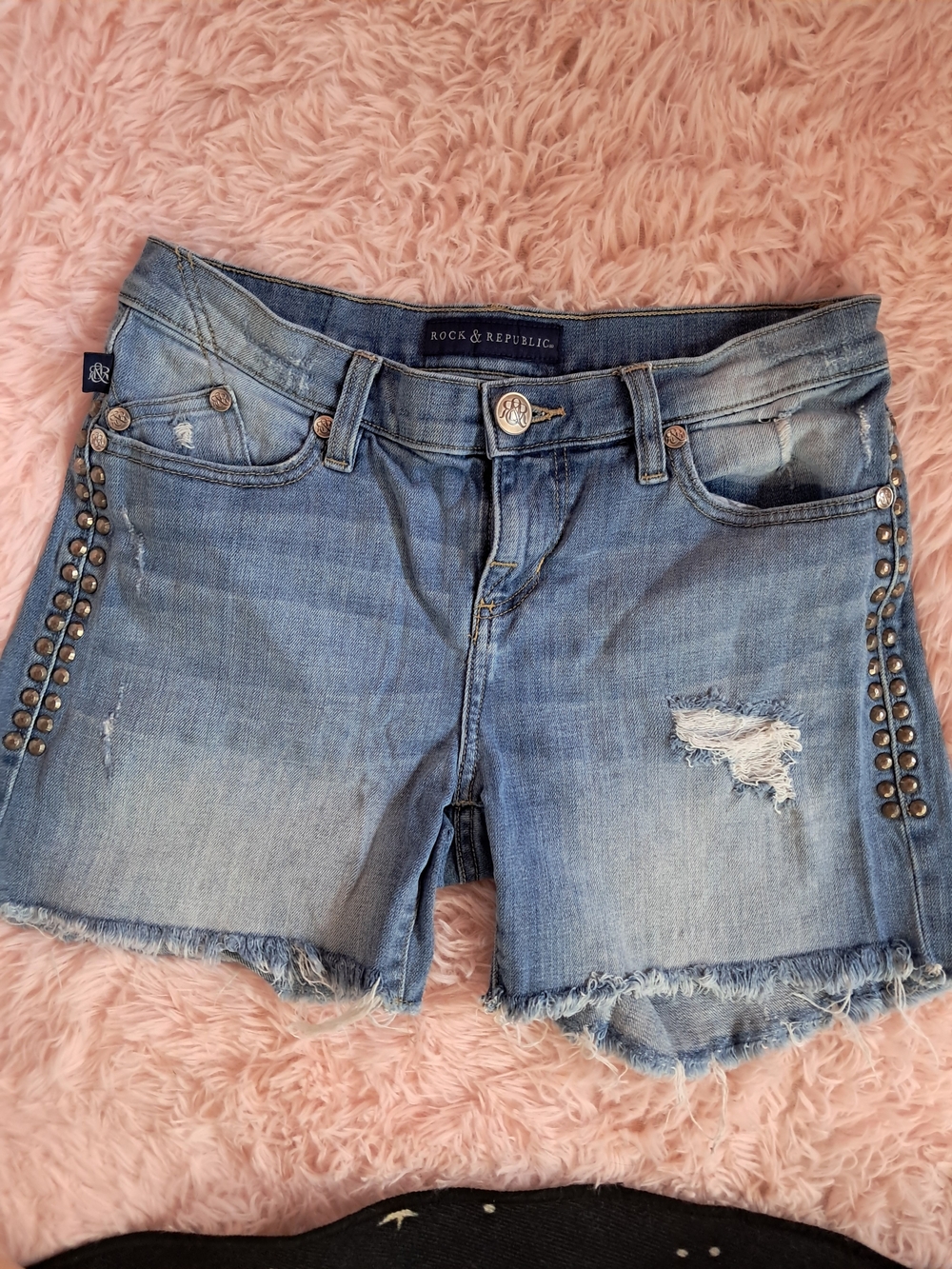 Rock & Republic Light Blue Distressed Denim Jean Shorts with Studs -stretchy Euc